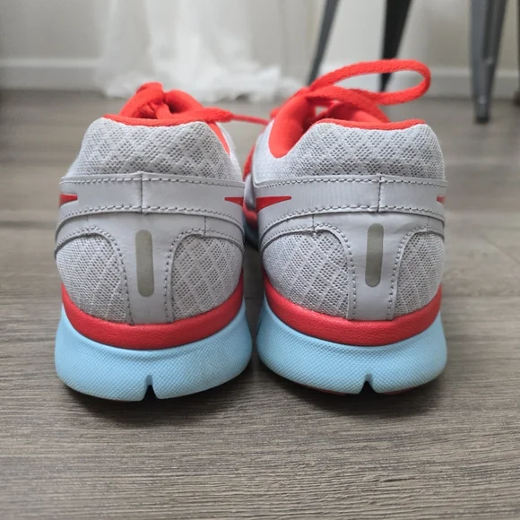 Nike Women's Flex 2013 Running Shoes Size 9.5 EUC Grey Blue Red - Picture 6 of 9